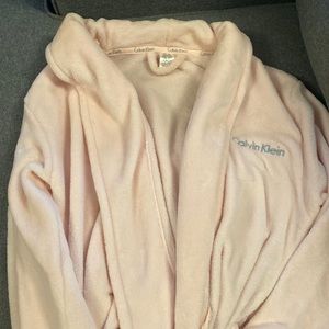 Pink plush extra small robe Calvin Klein